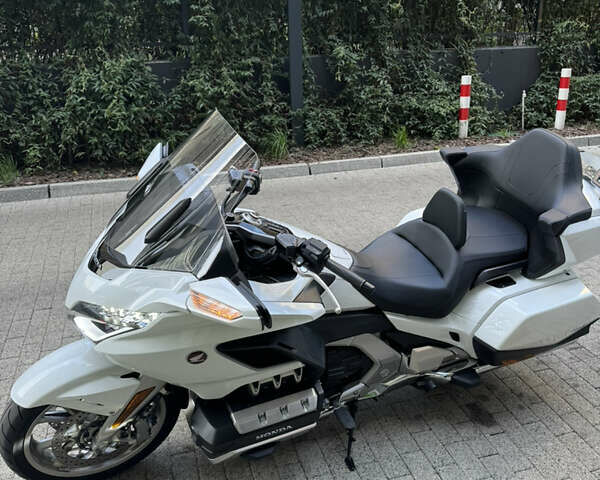 Білий Хонда GL 1800 Gold Wing, об'ємом двигуна 1.8 л та пробігом 18 тис. км за 26500 $, фото 1 на Automoto.ua