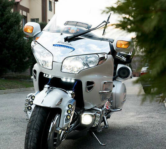 Белый Хонда GL 1800 Gold Wing, объемом двигателя 0 л и пробегом 21 тыс. км за 20000 $, фото 1 на Automoto.ua