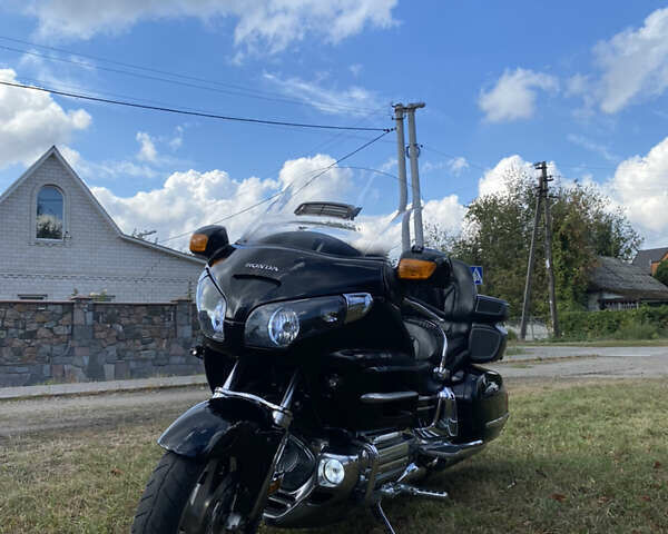 Черный Хонда GL 1800 Gold Wing, объемом двигателя 1.8 л и пробегом 65 тыс. км за 13000 $, фото 1 на Automoto.ua