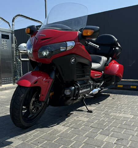 Красный Хонда GL 1800 Gold Wing, объемом двигателя 1.8 л и пробегом 35 тыс. км за 13000 $, фото 1 на Automoto.ua