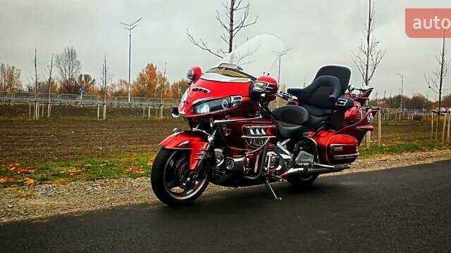 Красный Хонда GL 1800 Gold Wing, объемом двигателя 1.83 л и пробегом 117 тыс. км за 8700 $, фото 1 на Automoto.ua