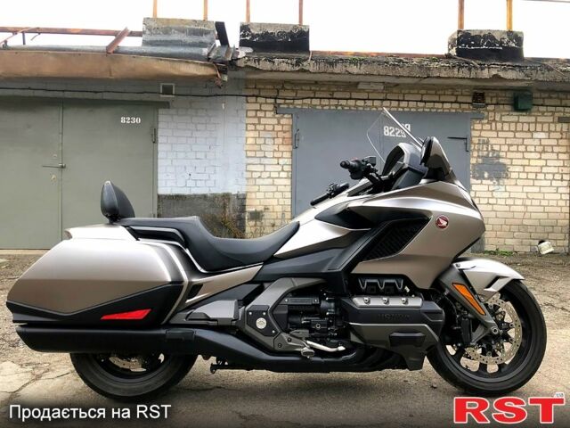 Хонда GL 1800 Gold Wing, об'ємом двигуна 1.8 л та пробігом 6 тис. км за 25800 $, фото 1 на Automoto.ua