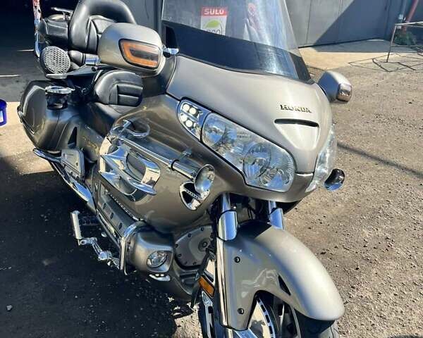 Серый Хонда GL 1800 Gold Wing, объемом двигателя 1.8 л и пробегом 96 тыс. км за 9500 $, фото 1 на Automoto.ua