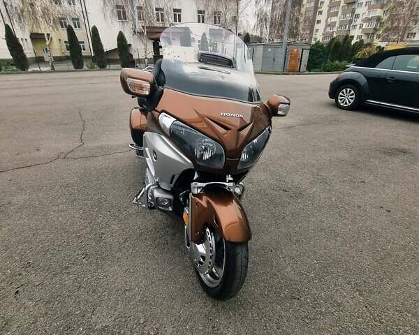 Серый Хонда GL 1800 Gold Wing, объемом двигателя 1.8 л и пробегом 38 тыс. км за 17000 $, фото 1 на Automoto.ua