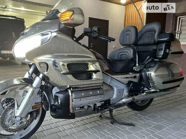 Сірий Хонда GL 1800 Gold Wing, об'ємом двигуна 0 л та пробігом 44 тис. км за 9200 $, фото 1 на Automoto.ua