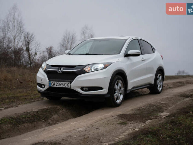 Белый Хонда ХРВ, объемом двигателя 1.8 л и пробегом 130 тыс. км за 15000 $, фото 1 на Automoto.ua