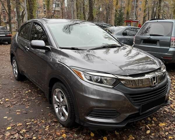 Серый Хонда ХРВ, объемом двигателя 1.8 л и пробегом 104 тыс. км за 19000 $, фото 1 на Automoto.ua