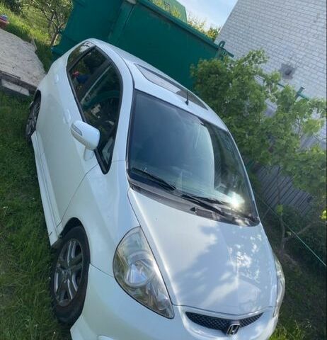 Белый Хонда Джаз, объемом двигателя 1.3 л и пробегом 133 тыс. км за 5700 $, фото 1 на Automoto.ua