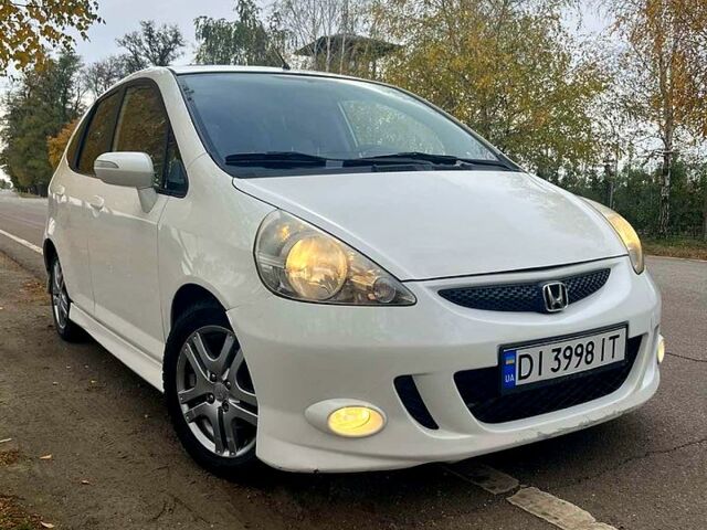Белый Хонда Джаз, объемом двигателя 1.3 л и пробегом 134 тыс. км за 5700 $, фото 1 на Automoto.ua