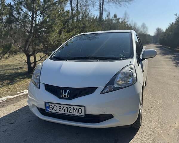 Белый Хонда Джаз, объемом двигателя 1.2 л и пробегом 153 тыс. км за 6500 $, фото 1 на Automoto.ua