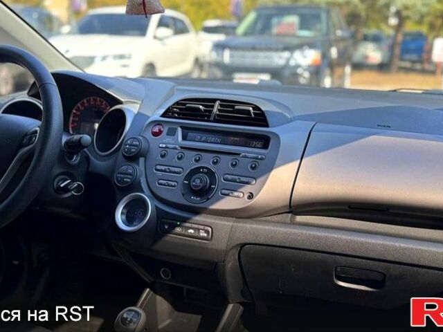 Білий Хонда Джаз, об'ємом двигуна 1.3 л та пробігом 200 тис. км за 6500 $, фото 1 на Automoto.ua