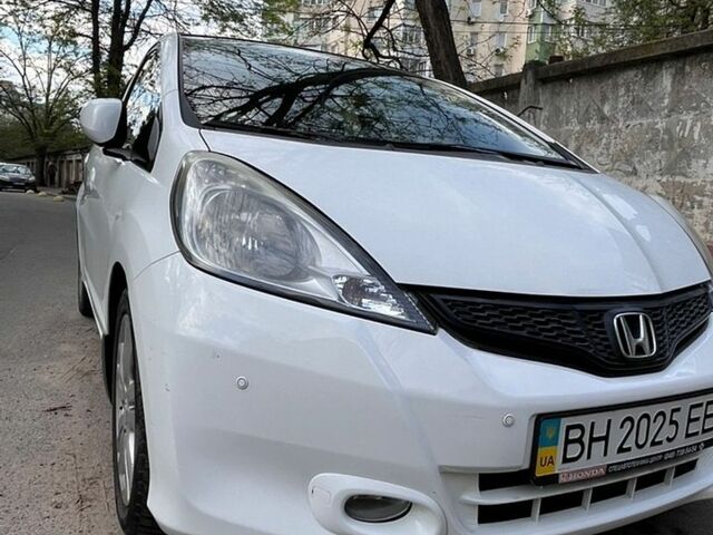 Белый Хонда Джаз, объемом двигателя 1.4 л и пробегом 119 тыс. км за 9600 $, фото 1 на Automoto.ua