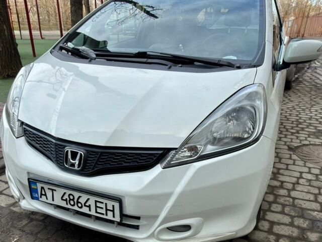 Білий Хонда Джаз, об'ємом двигуна 1.34 л та пробігом 133 тис. км за 7500 $, фото 1 на Automoto.ua
