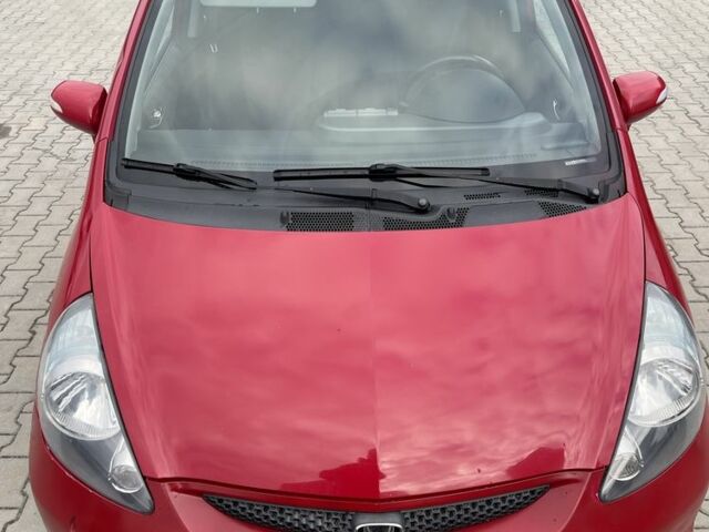 Красный Хонда Джаз, объемом двигателя 1.3 л и пробегом 137 тыс. км за 4700 $, фото 1 на Automoto.ua