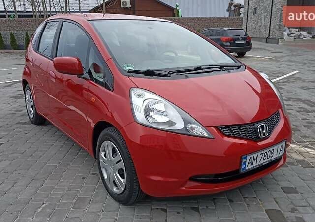 Красный Хонда Джаз, объемом двигателя 1.2 л и пробегом 146 тыс. км за 6800 $, фото 1 на Automoto.ua