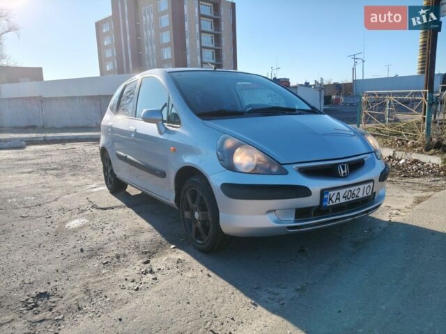 Серый Хонда Джаз, объемом двигателя 1.4 л и пробегом 215 тыс. км за 3800 $, фото 1 на Automoto.ua