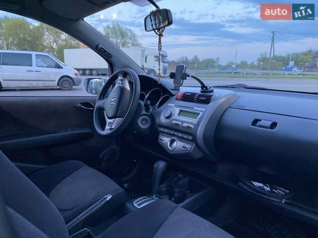 Серый Хонда Джаз, объемом двигателя 1.34 л и пробегом 213 тыс. км за 4000 $, фото 1 на Automoto.ua