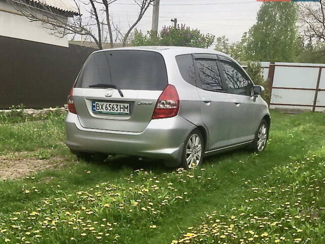 Сірий Хонда Джаз, об'ємом двигуна 1.34 л та пробігом 250 тис. км за 4600 $, фото 1 на Automoto.ua