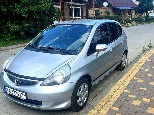 Серый Хонда Джаз, объемом двигателя 1.3 л и пробегом 182 тыс. км за 4800 $, фото 1 на Automoto.ua