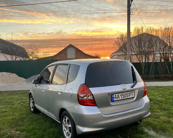 Серый Хонда Джаз, объемом двигателя 1.34 л и пробегом 213 тыс. км за 4350 $, фото 1 на Automoto.ua