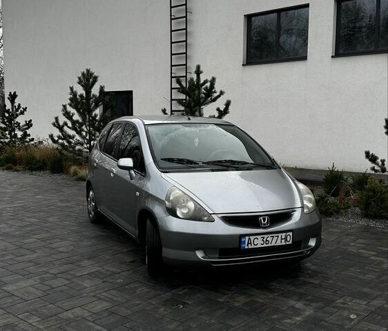 Сірий Хонда Джаз, об'ємом двигуна 1.2 л та пробігом 250 тис. км за 4300 $, фото 1 на Automoto.ua