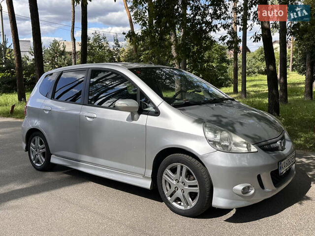 Серый Хонда Джаз, объемом двигателя 1.34 л и пробегом 173 тыс. км за 5900 $, фото 1 на Automoto.ua