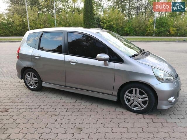 Сірий Хонда Джаз, об'ємом двигуна 1.34 л та пробігом 152 тис. км за 6500 $, фото 1 на Automoto.ua