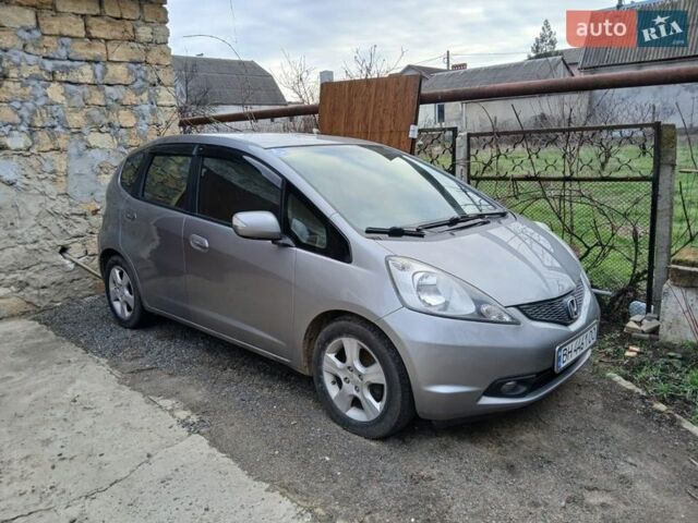 Серый Хонда Джаз, объемом двигателя 1.34 л и пробегом 207 тыс. км за 6000 $, фото 1 на Automoto.ua