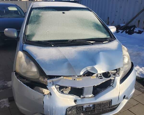 Сірий Хонда Джаз, об'ємом двигуна 1.34 л та пробігом 143 тис. км за 4850 $, фото 1 на Automoto.ua