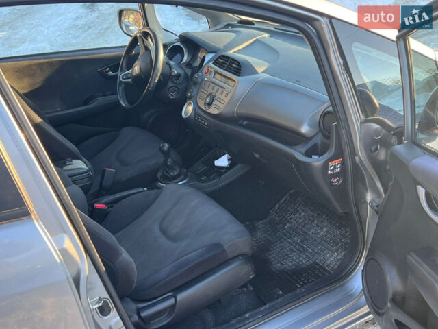 Серый Хонда Джаз, объемом двигателя 1.4 л и пробегом 174 тыс. км за 4300 $, фото 1 на Automoto.ua