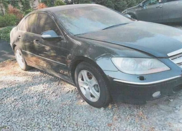 Черный Хонда Легенд, объемом двигателя 3.5 л и пробегом 350 тыс. км за 2212 $, фото 1 на Automoto.ua