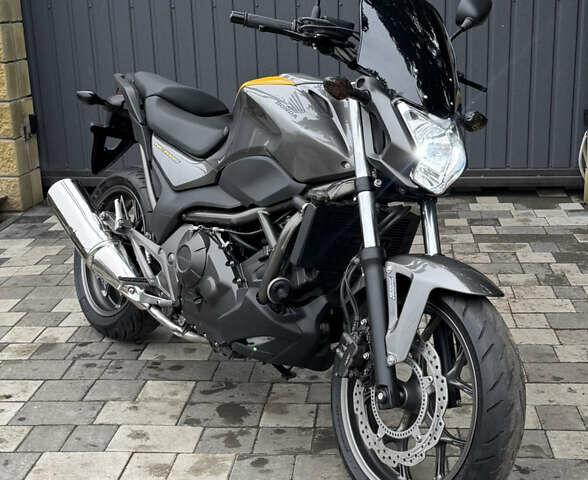 Серый Хонда NC 700S, объемом двигателя 0.7 л и пробегом 38 тыс. км за 5300 $, фото 1 на Automoto.ua