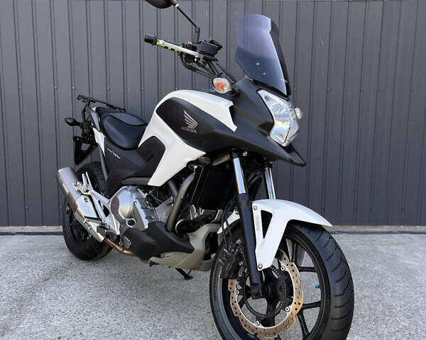 Белый Хонда NC 700X, объемом двигателя 0.7 л и пробегом 32 тыс. км за 6800 $, фото 1 на Automoto.ua
