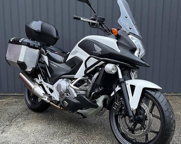 Белый Хонда NC 700X, объемом двигателя 0.7 л и пробегом 25 тыс. км за 6800 $, фото 1 на Automoto.ua