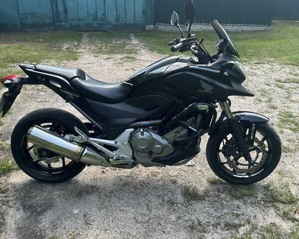 Черный Хонда NC 700X, объемом двигателя 0.7 л и пробегом 28 тыс. км за 2400 $, фото 1 на Automoto.ua