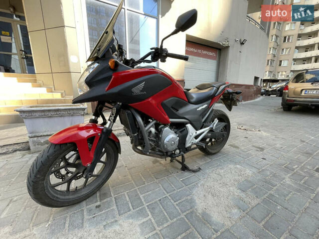 Красный Хонда NC 700X, объемом двигателя 0.7 л и пробегом 28 тыс. км за 5300 $, фото 1 на Automoto.ua