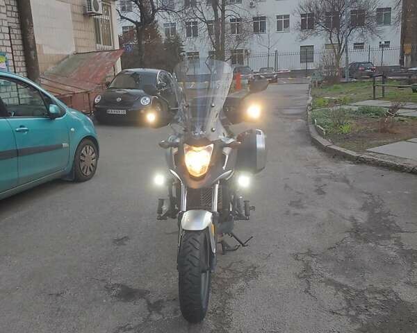 Сірий Хонда NC 700X, об'ємом двигуна 0.7 л та пробігом 35 тис. км за 5800 $, фото 1 на Automoto.ua