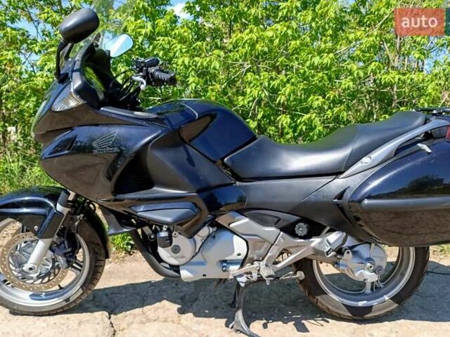 Черный Хонда NT 700V, объемом двигателя 0 л и пробегом 30 тыс. км за 4800 $, фото 1 на Automoto.ua