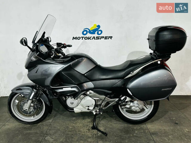 Хонда NT 700V, объемом двигателя 0.7 л и пробегом 13 тыс. км за 5450 $, фото 1 на Automoto.ua