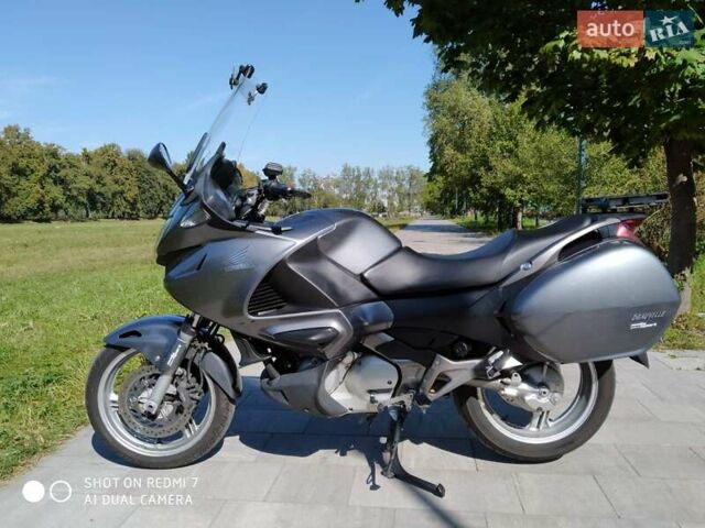 Серый Хонда NT 700V, объемом двигателя 0.7 л и пробегом 29 тыс. км за 5500 $, фото 1 на Automoto.ua