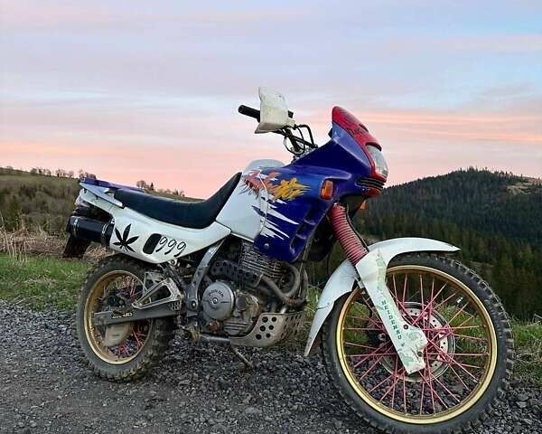Білий Хонда NX 650 Dominator, об'ємом двигуна 0.65 л та пробігом 22 тис. км за 1900 $, фото 1 на Automoto.ua
