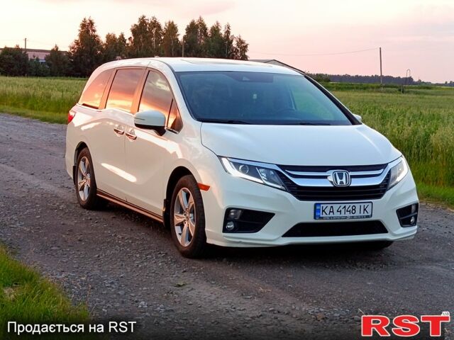 Белый Хонда Одиссей, объемом двигателя 3.5 л и пробегом 86 тыс. км за 21000 $, фото 1 на Automoto.ua