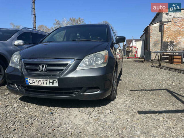 Серый Хонда Одиссей, объемом двигателя 3.5 л и пробегом 300 тыс. км за 6499 $, фото 1 на Automoto.ua