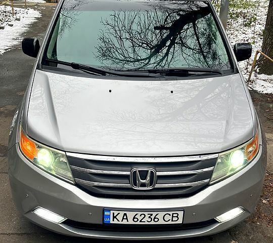 Сірий Хонда Одіссей, об'ємом двигуна 3.5 л та пробігом 115 тис. км за 15000 $, фото 1 на Automoto.ua