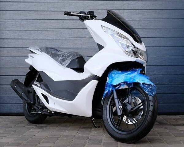 Белый Хонда PCX 125, объемом двигателя 0.13 л и пробегом 1 тыс. км за 2700 $, фото 1 на Automoto.ua