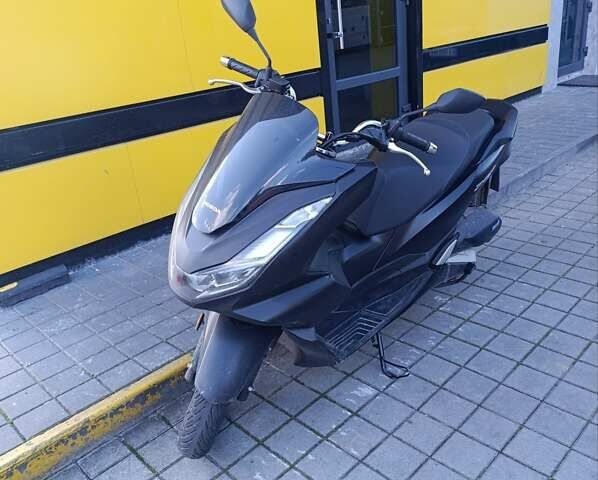Чорний Хонда PCX 125, об'ємом двигуна 0 л та пробігом 15 тис. км за 3253 $, фото 1 на Automoto.ua