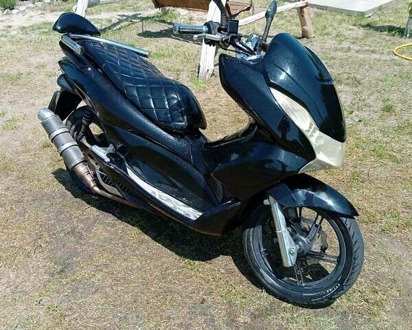 Хонда PCX 125, объемом двигателя 0.13 л и пробегом 34 тыс. км за 1900 $, фото 1 на Automoto.ua
