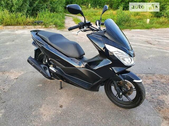 Хонда PCX 125, объемом двигателя 0.12 л и пробегом 19 тыс. км за 2200 $, фото 1 на Automoto.ua