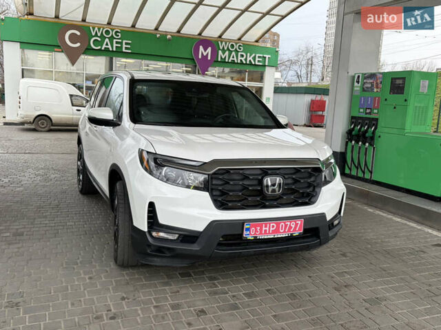 Белый Хонда Пасспорт, объемом двигателя 3.47 л и пробегом 50 тыс. км за 28000 $, фото 1 на Automoto.ua