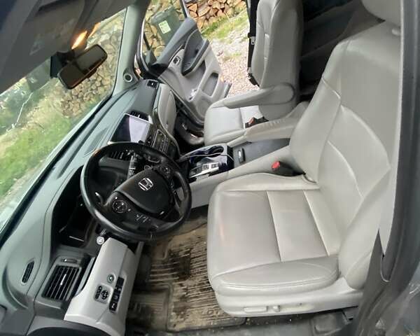 Серый Хонда Пилот, объемом двигателя 3.47 л и пробегом 290 тыс. км за 17200 $, фото 1 на Automoto.ua